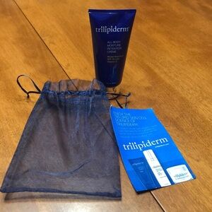 Trilipiderm moisturizing body creme